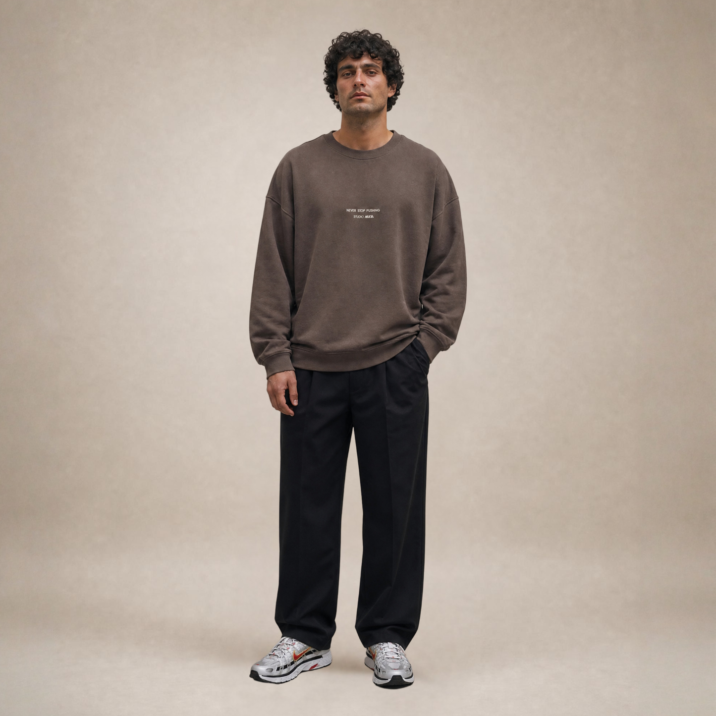 Oversized Crewneck - Pushing - Brown