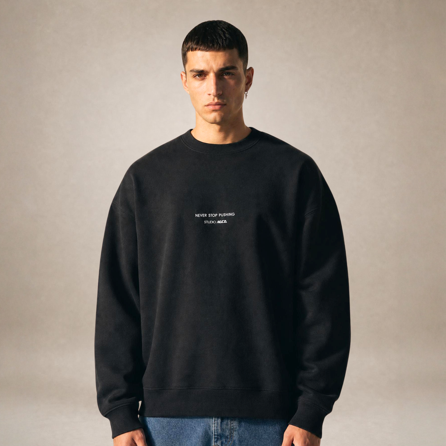 Oversized Crewneck - Pushing